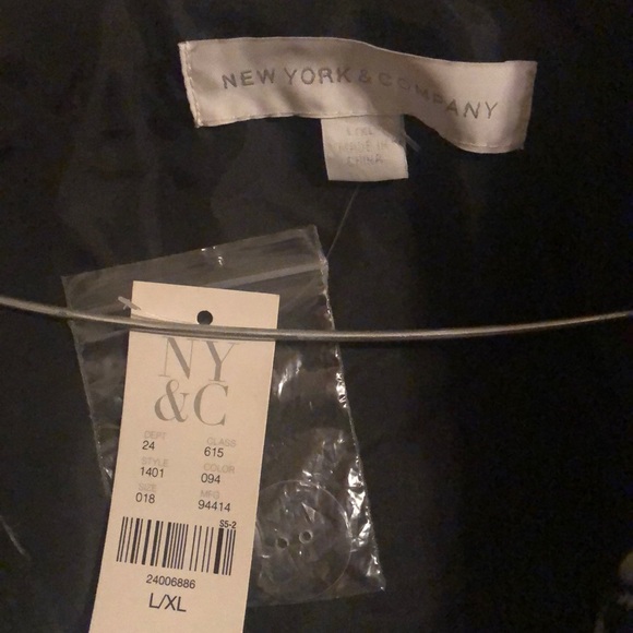 Black and white Jacket - Picture 3 of 6